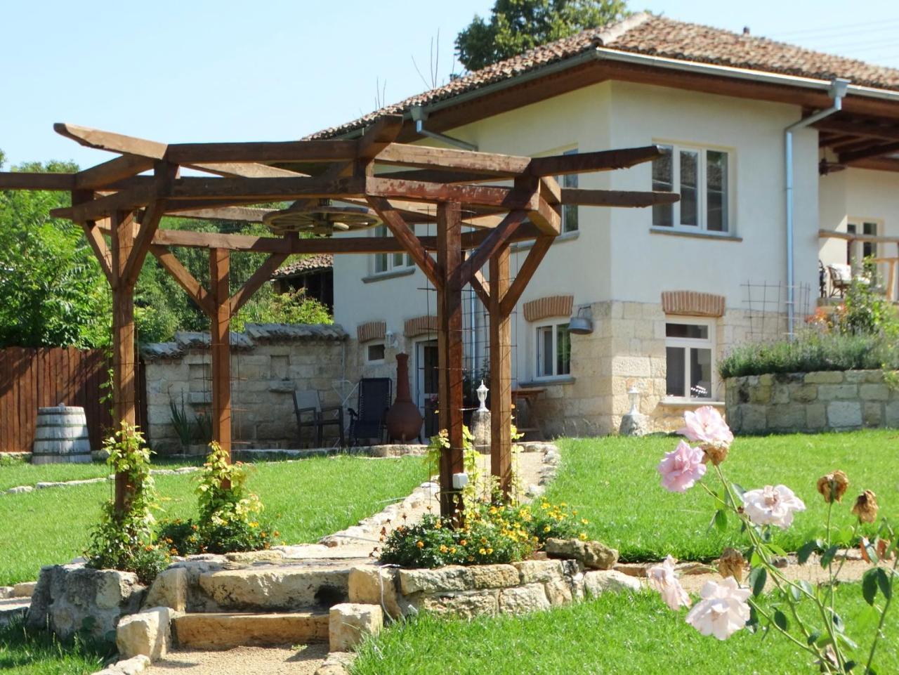 Guest House Biekorf Kostandenets المظهر الخارجي الصورة